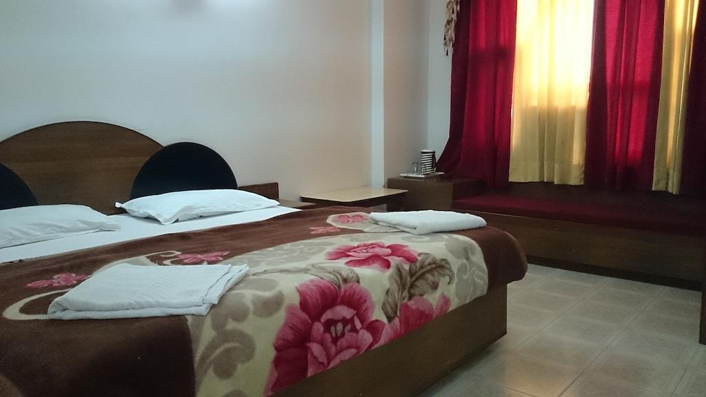 كاترا Hotel Maharaja الغرفة الصورة
