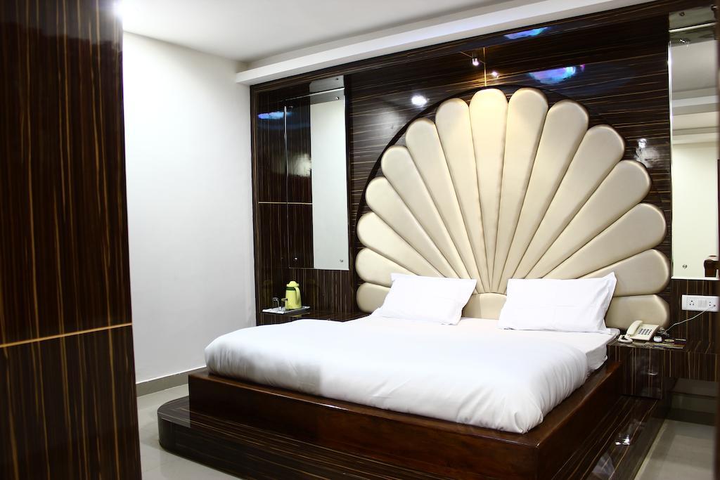 كاترا Hotel Maharaja الغرفة الصورة