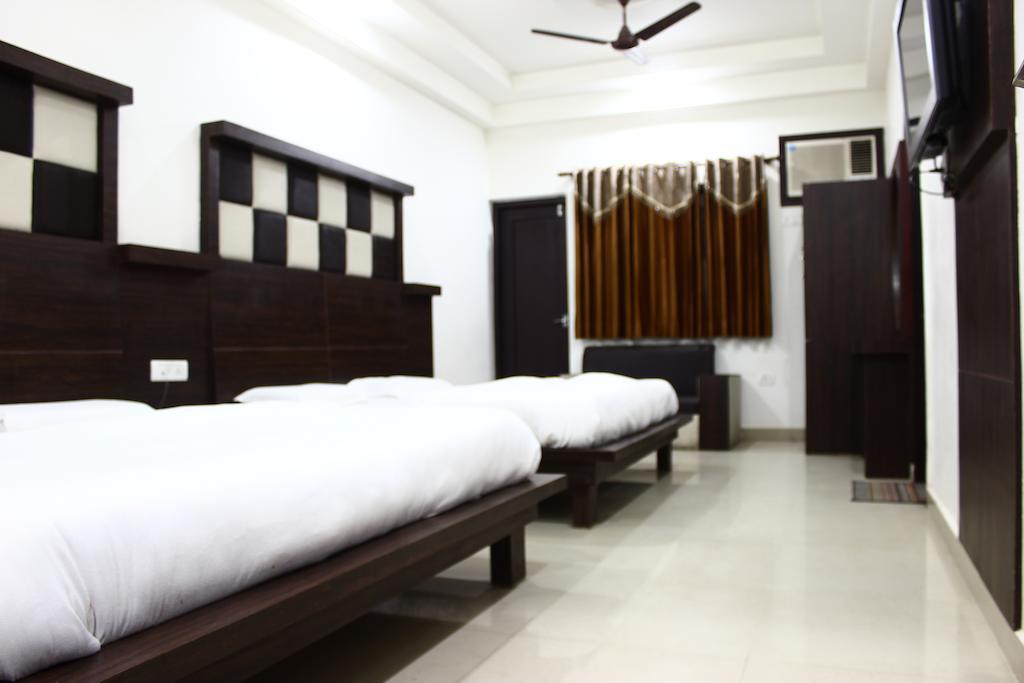 كاترا Hotel Maharaja الغرفة الصورة